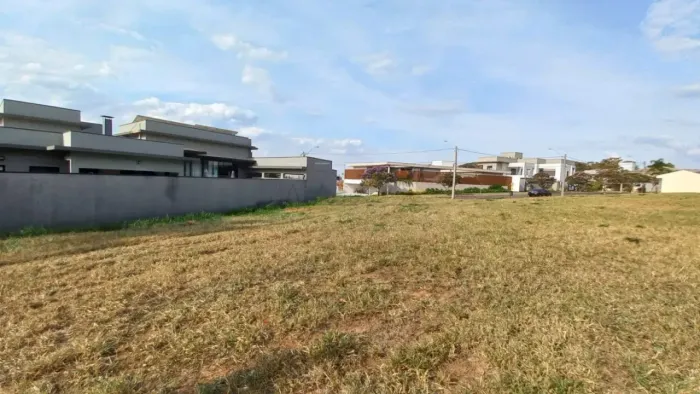 Terreno diferenciado 743,86 m² - VENDA - Condomínio Residencial Villa Lobos em Bauru