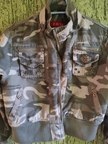 Jaqueta Feminina Estilo Militar 