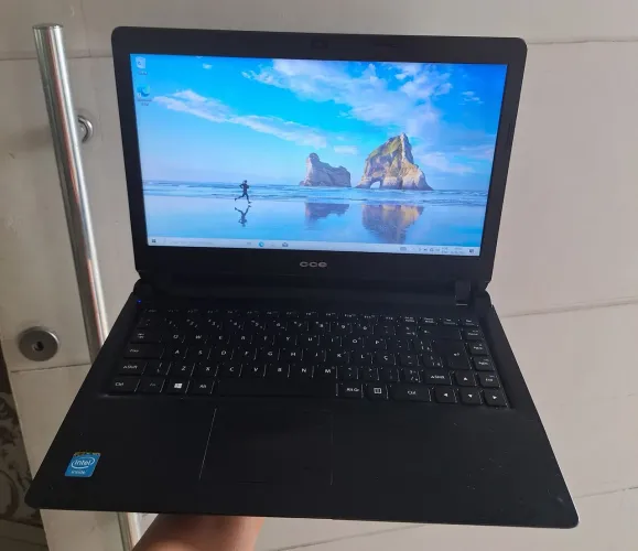 Notebook ótimo para estudos,4gb de ram,Processador Intel celeron,hd de 320gb