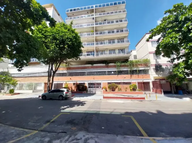 Imóvel para venda possui 85 metros quadrados com 2 quartos em Penha Circular - Rio de Jane