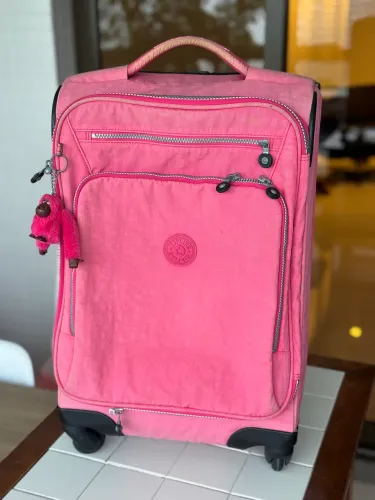 Kipling mala de mão rosa