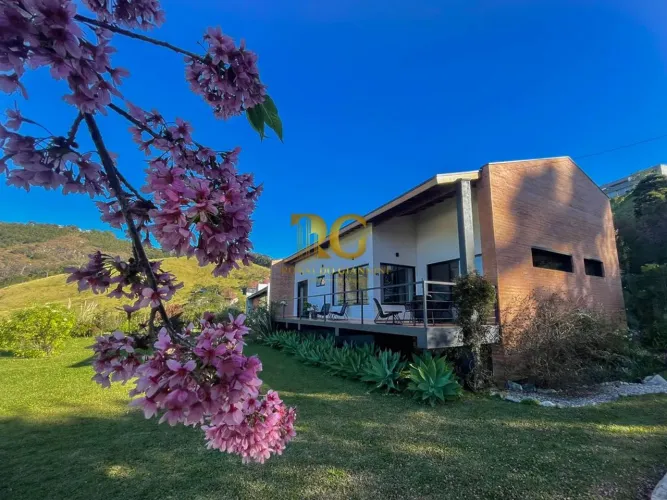 CASA DE ALTO PADRÃO EM CONDOMÍNIO FECHADO À VENDA  GONÇALVES/MG
