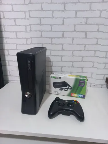 Xbox 360 Slim / 01 Controle / 5 Jogos / Garantia