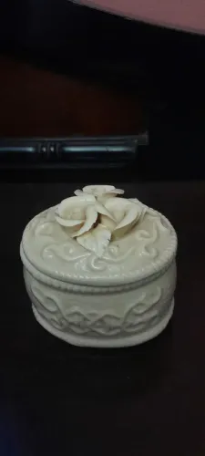 PORTA-RETRATO EM PORCELANA
