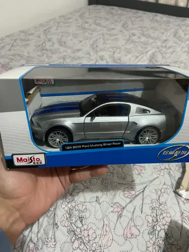 Miniatura Ford Mustang Shelby GT500 - Filme Need For Speed - 1:24