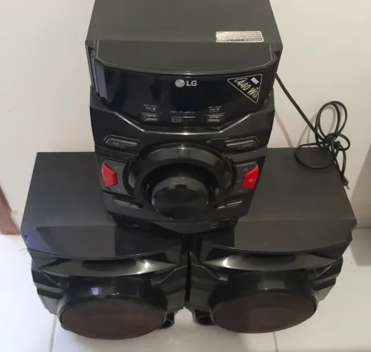 Mini System LG 440 rms novinho por 499,00