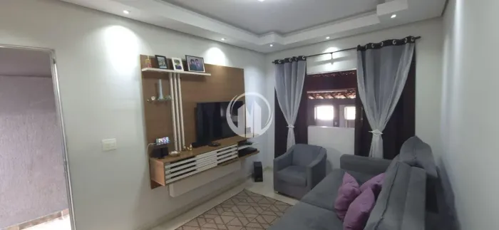 Casa à venda com 3 dormitórios sendo 1 suíte no Jardim Marambaia, Jundiaí-SP