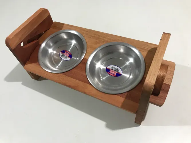 Comedouro pets de madeira