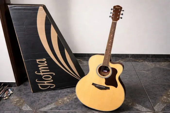 Violão Hofma Jumbo Elétrico HMJ-223 NT + Afinador | Ótimo Estado