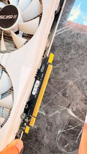 AMD Radeon RX 580 8GB funcionando perfeitamente