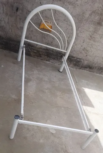 Cama de ferro para solteiro 