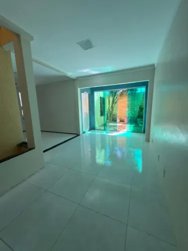 Vendo Casa em Condomínio Fechado no Turu, 4 Quartos, 02 Vagas, Ventilada.