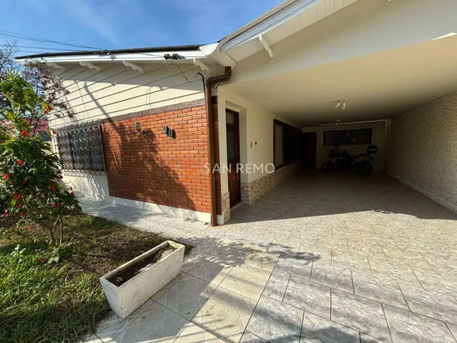 Córrego Grande | Casa 3 quartos, sendo 1 suite