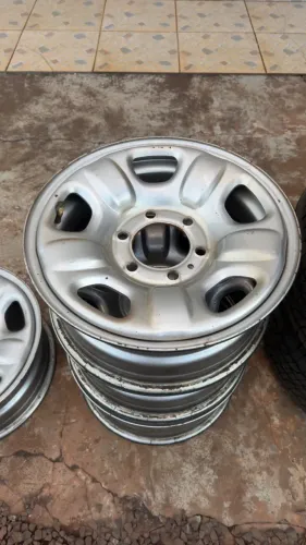 roda de ferro aro 16, original s10 com as calotas