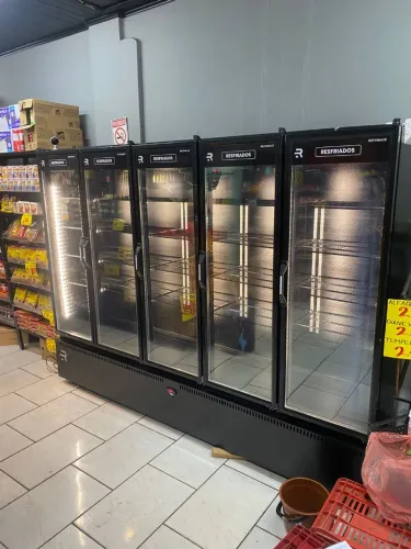 Balcão expositor auto serviço 5 portas resfriados Refrimate