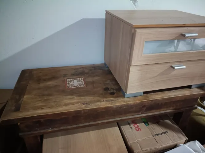 Mesa pra entrada da casa e jogo de mesa de noite
