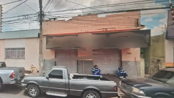 Área  800 metros quadrados - 99196.9333 - Av.Brasil - B. Nossa S. Aparecida - Uberlândia -