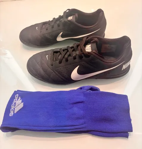 Chuteira Nike Beco Society
