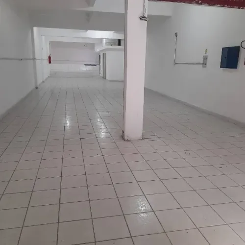 Loja em Corredor Comercial 200 m2.