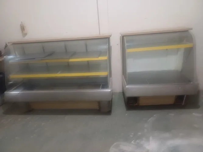 Vendo duas vitrines de padaria e lanchonete