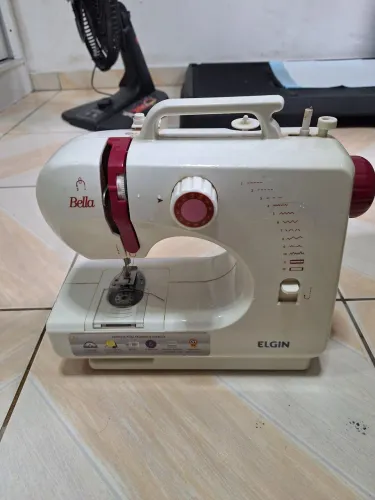 Máquina de costura portátil 