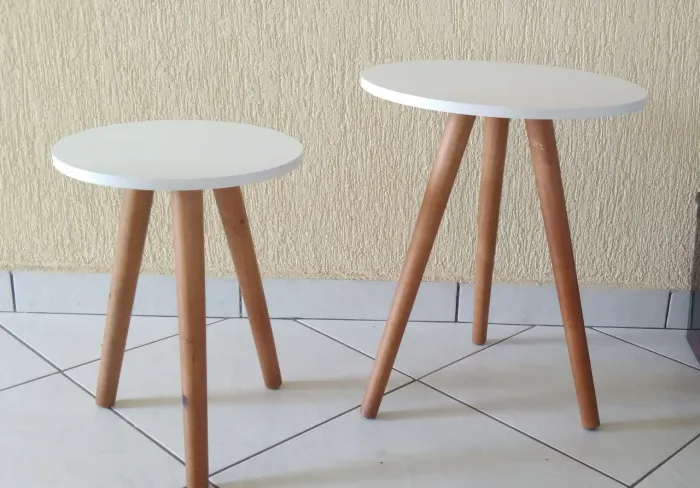 Conjunto de Mesinhas de Canto