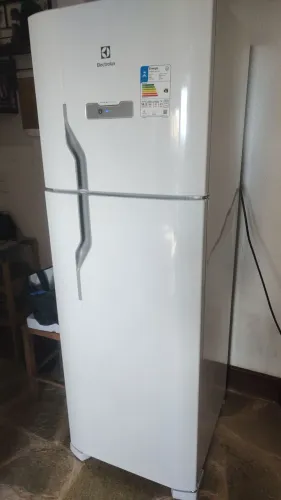 Refrigerador Electrolux Frost Free 310L (seminova)