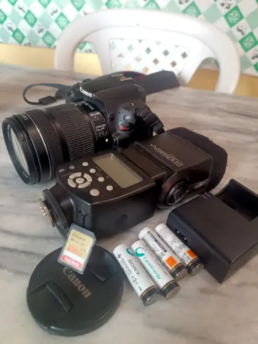 Câmera Canon SL2