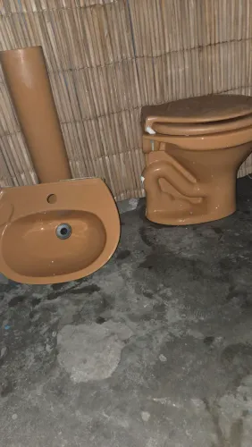 Kit pia + vaso sanitário (perfeito estado)