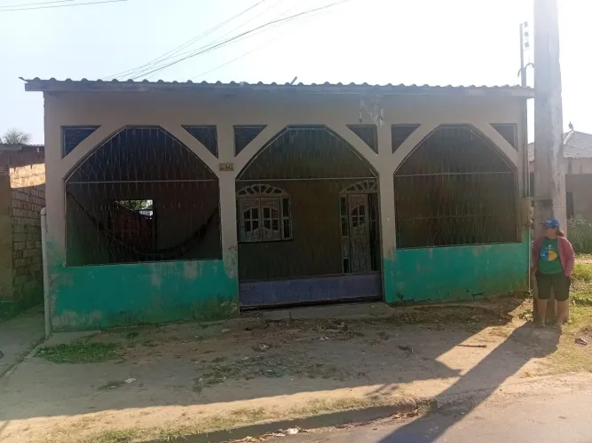Uma Casa Grande com 02 quartos