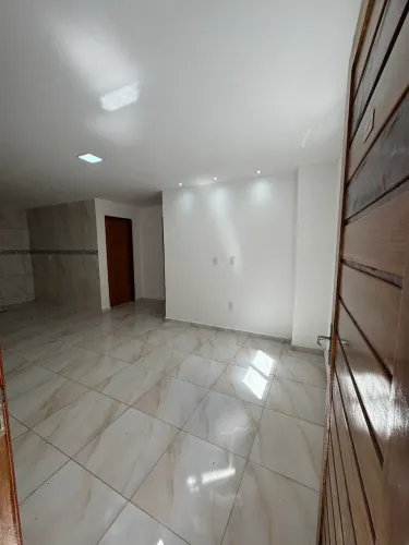 Apartamento térreo com área privativa, 2 Quartos, 1 Wc, Divisa José Américo com Mangabeira