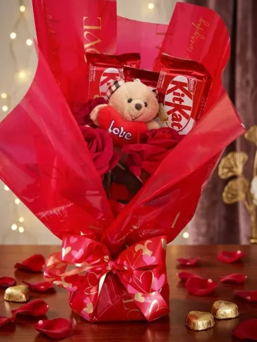 Buquê Coreano Kit Kat Rosa Pelúcia