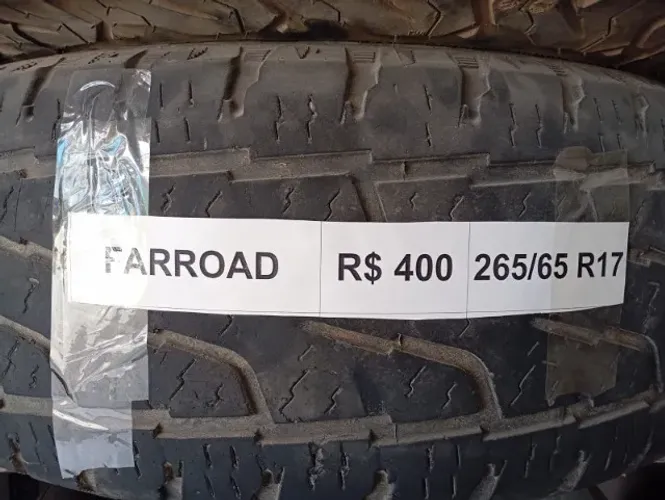 Pneu Farroad 265/65 R17 - Ótimo Estado por R$400!