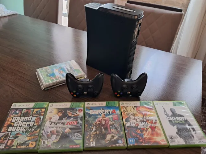 Xbox 360 Elite - ACOMPANHA 9 JOGOS