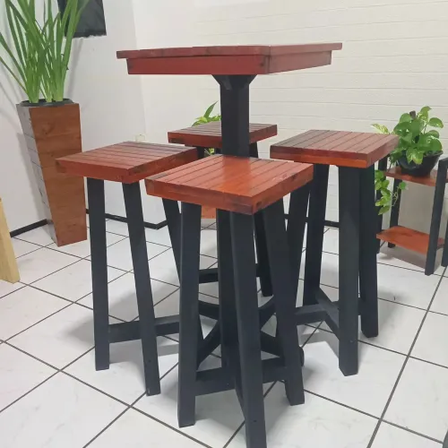 Mesa com 04 lugares jardim e varanda
