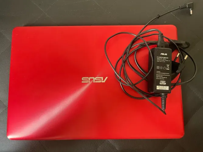 Notebook ASUS VivoBook 15 Vermelho - Core i5 8ª Geração + SSD (upgrade)