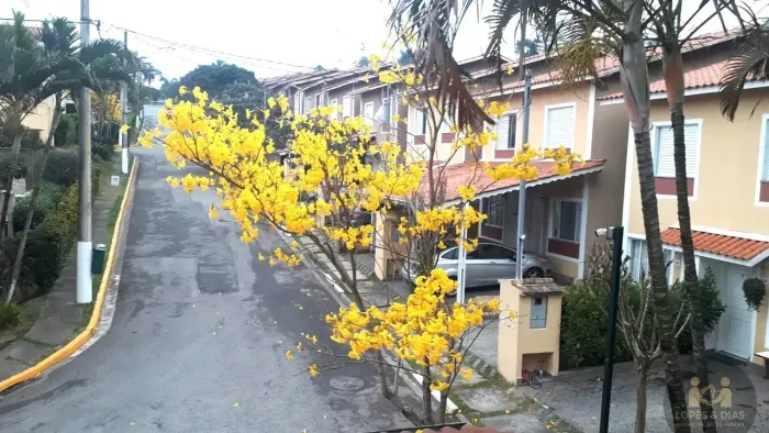 Casa a venda com 2 dormitórios e com 70 m² em Cotia