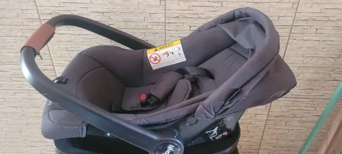 Bebê Conforto + Base veicular 