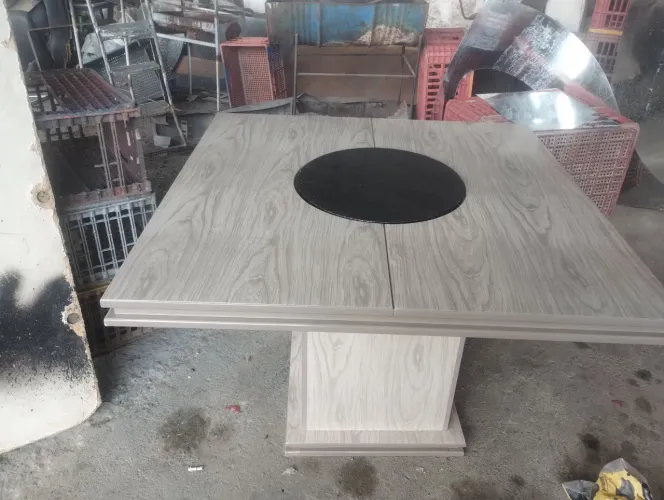 Mesa de MDF com centro giratório 