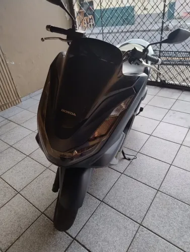 Moto Honda PCX Semi nova único dono