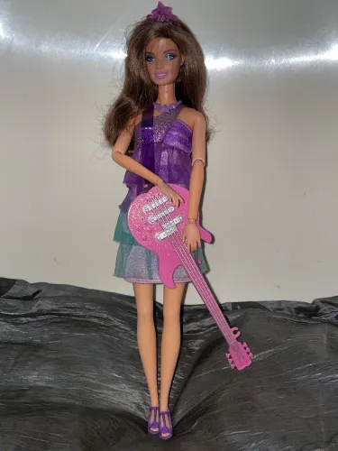 Boneca Barbie keira pop Star mattel articulada com pequena avaria no pescoço