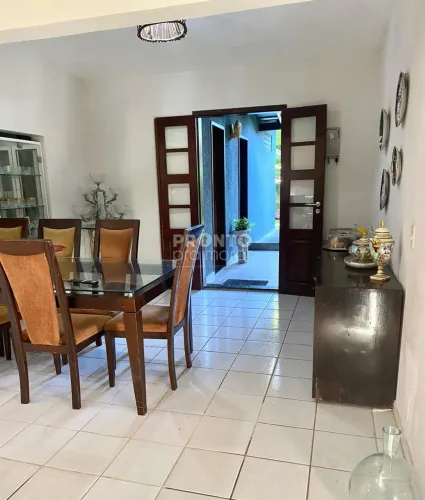 Casa de Condomínio com 6 quartos em ALDEIA