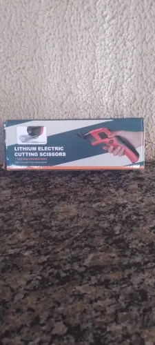 Tesoura elétrica carregável 120 reais 