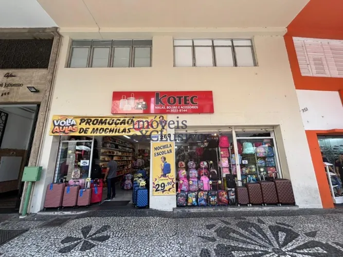 Loja à Venda na Rua XV de Novembro - Localização Estratégica!