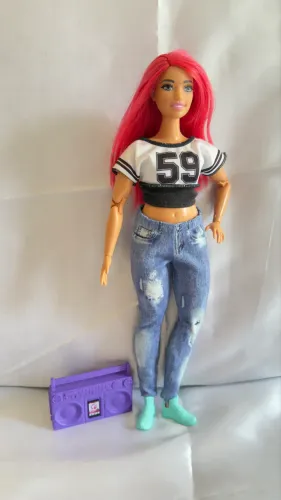Boneca Barbie dançarina hip hop