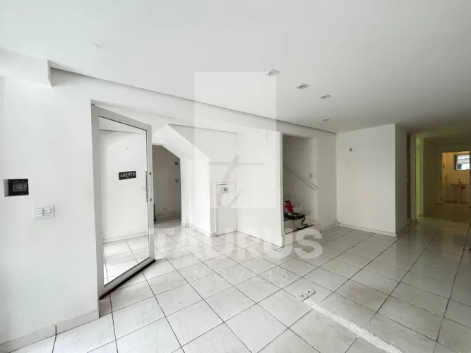 Aluguel de loja comercial em Moema, São Paulo-SP! 4 salas, 2 banheiros, 3 vagas, 144m²! Ve