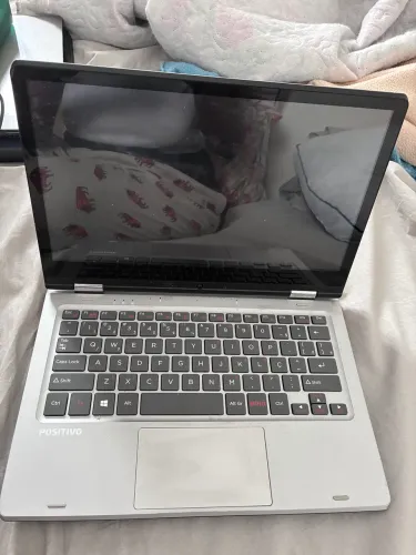 Notebook Positivo QUAD CORE Prata 2gb 32gb RAM