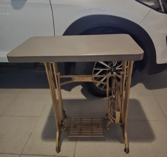 Mesa para máquina de costura 