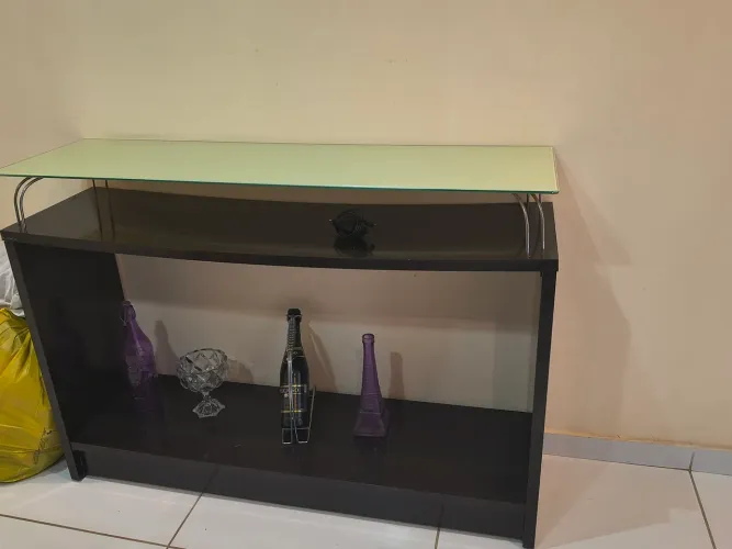 Vendo aparador bem conservado