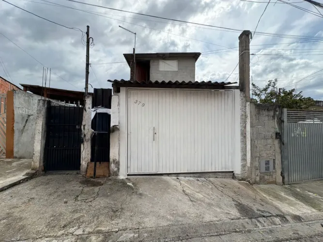 vende se 2 casas no mesmo quintal , cada uma independente 